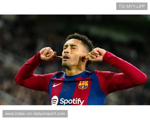 拉菲尼亚倒钩惊艳诺坎普看台