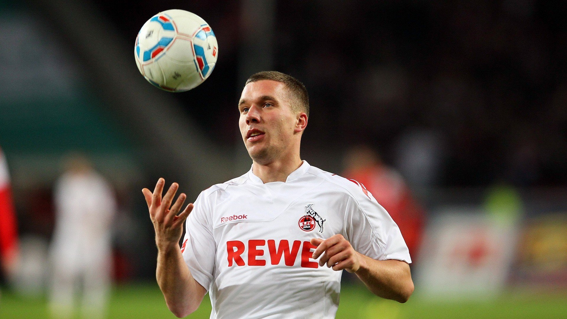 英超焦点战纽卡斯尔大胜曼联 圣马克西曼连过三人上演世界波，曼联对纽卡斯尔英超视频录像回放